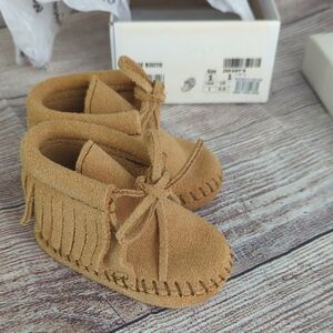 Minnetonka Fringe Bootie Kids baby Infant Moccasins Tan Suede size 1